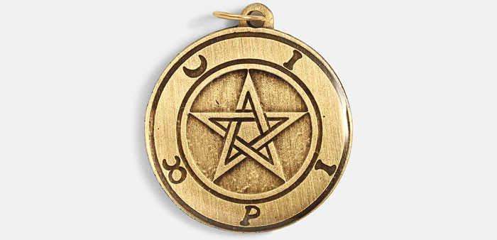 Tento amulet pentalpha pomáha riešiť problémy a znášať ťažký osud.