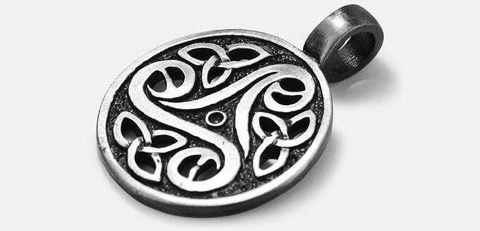 Keltský amulet bohyne Brigit pre umelcov.